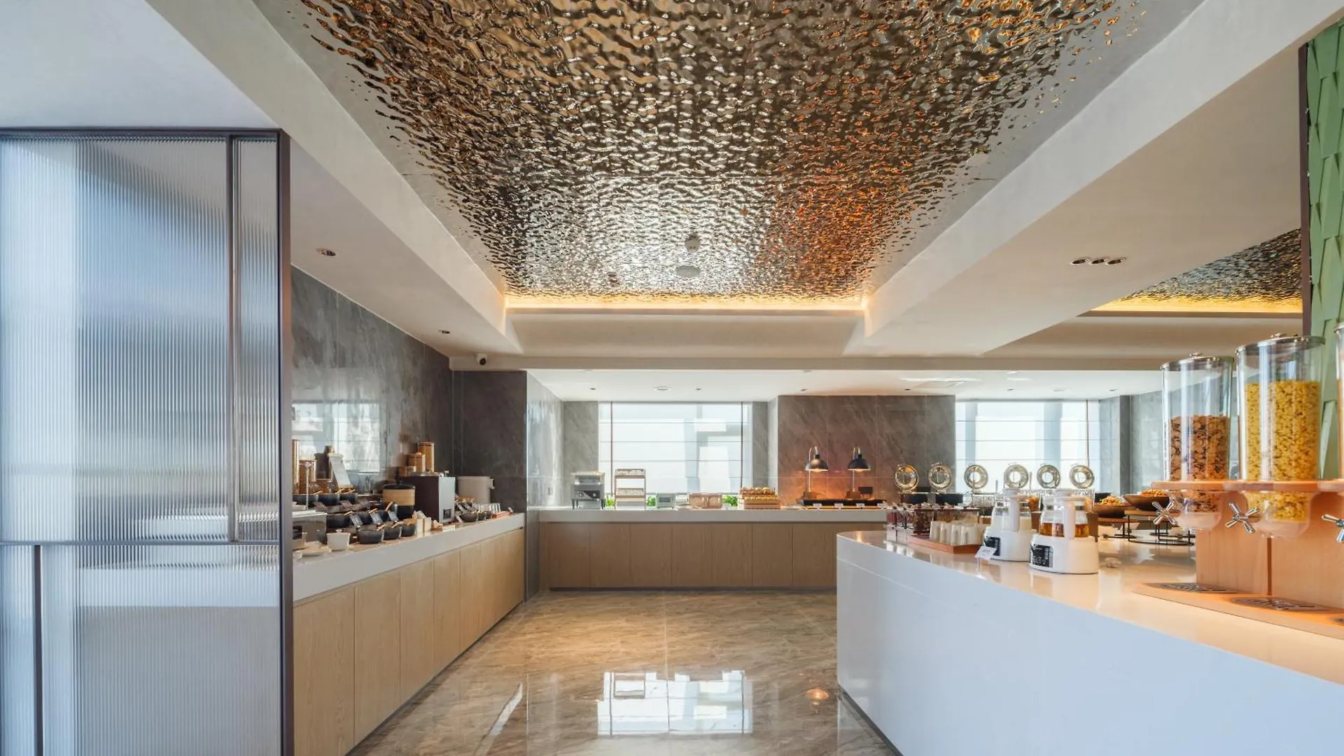 Atour Hotel Zhengzhou Erqi Plaza David City