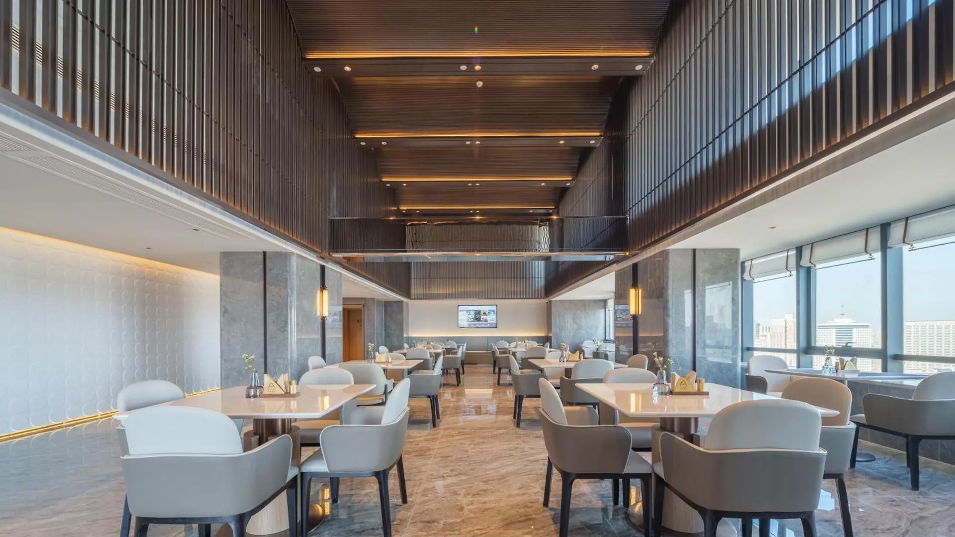 Atour Hotel Zhengzhou Erqi Plaza David City